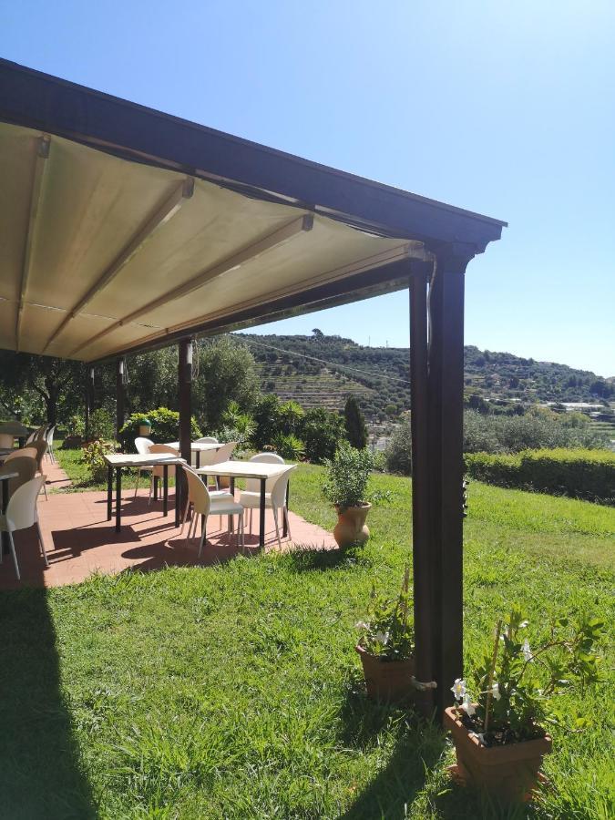Villa Govi Diano Castello Buitenkant foto