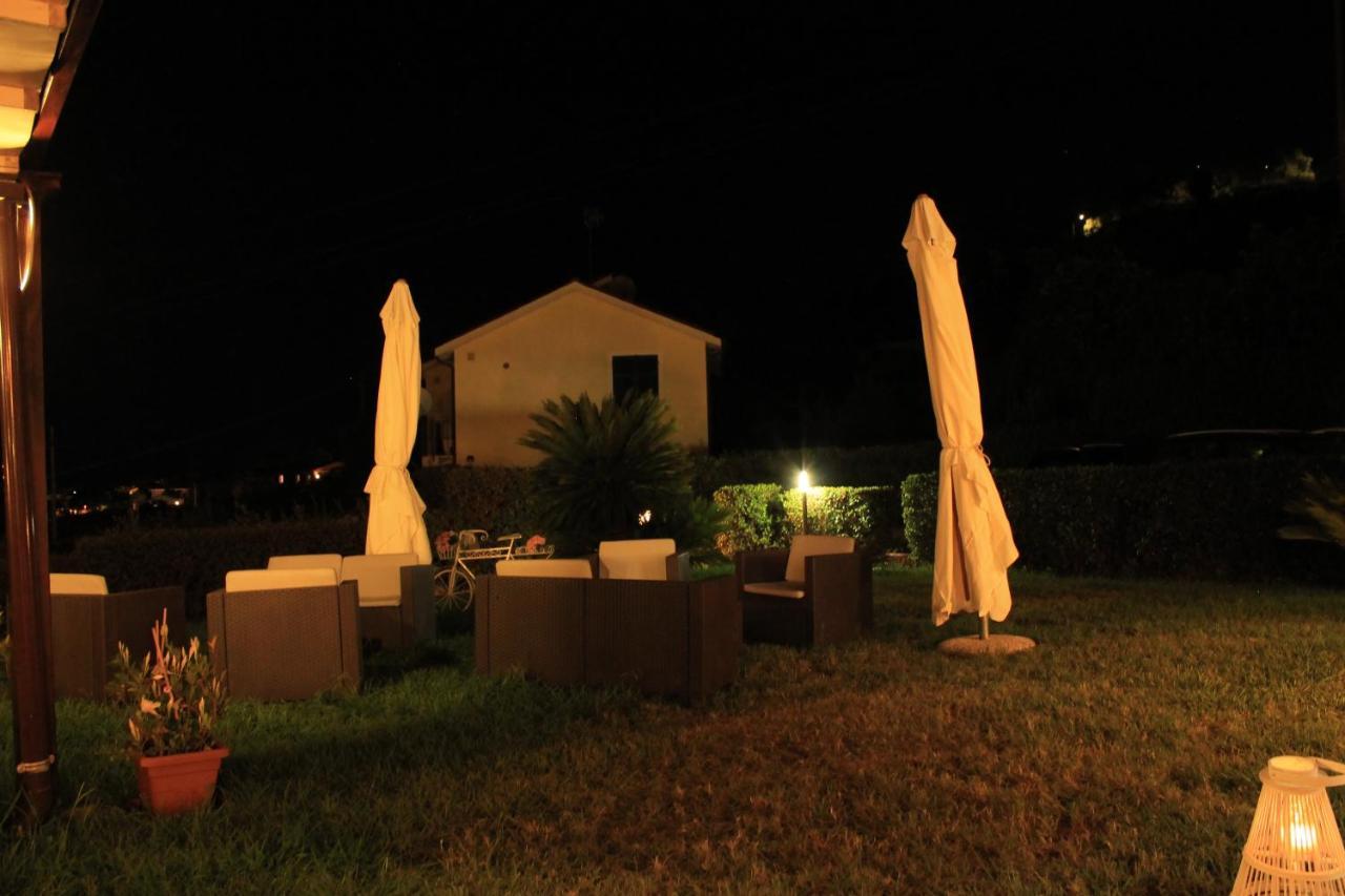 Villa Govi Diano Castello Buitenkant foto